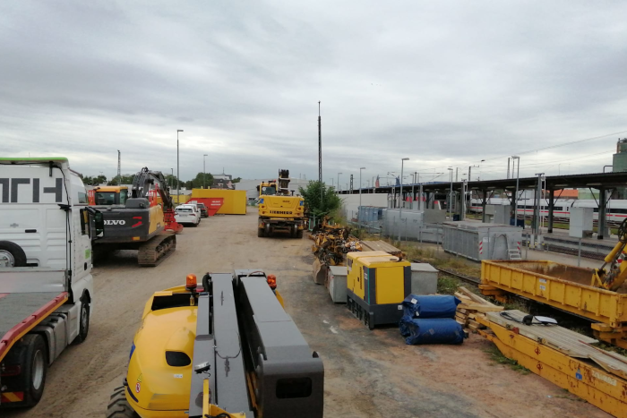 Transport eines Manitou ART 17 mit Korbaussicht. © DTH Service GmbH - Maintal Transport eines Manitou ART 17 mit Korbaussicht. © DTH Service GmbH - Maintal