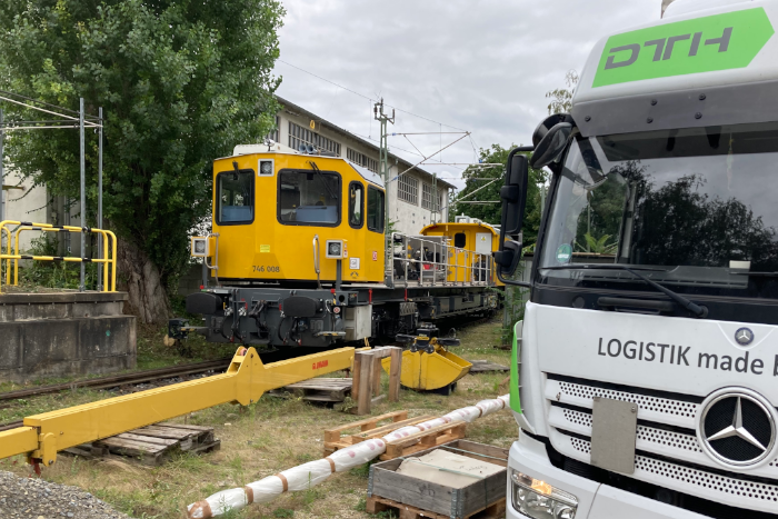 Transporte bis zum Zug. © DTH Service GmbH - Maintal Transporte bis zum Zug. © DTH Service GmbH - Maintal