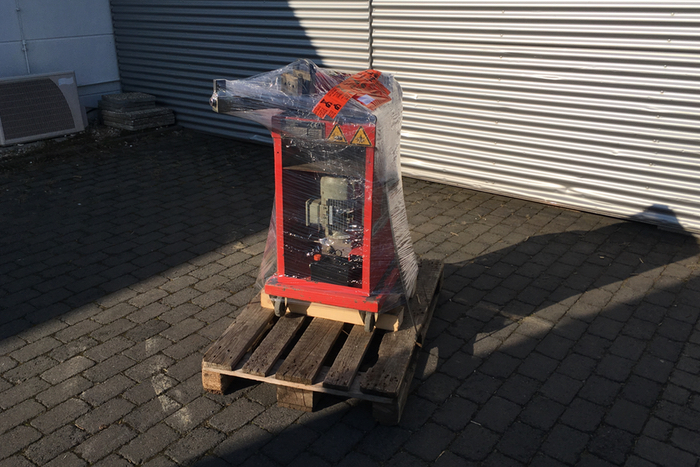 Defekte Maschine für einen Wartungstransport © DTH Service GmbH Defekte Maschine für einen Wartungstransport