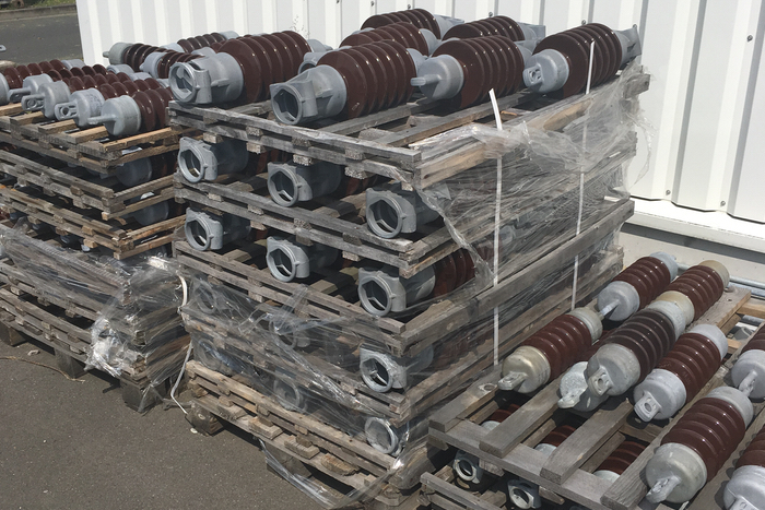 Isolatoren für eine Bahnbaustelle © DTH Service GmbH - Maintal Isolatoren für eine Bahnbaustelle. © DTH Service GmbH - Maintal