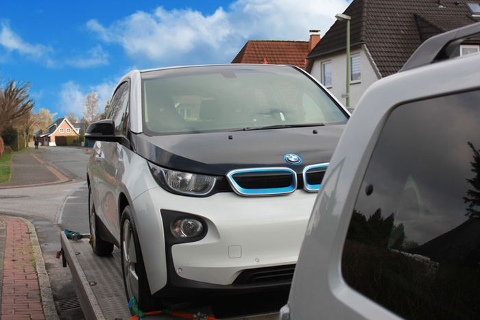 Wir übernehmen aufgrund ihrer eingschränkten Reichweite auch gerne Elektrofahrzeuge wie diesen BMW I3