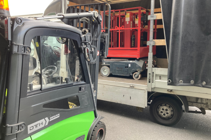 Miniarbeitsbühnen als projektbezogener Transport. © DTH Service GmbH - Maintal Miniarbeitsbühnen als projektbezogener Transport. © DTH Service GmbH - Maintal