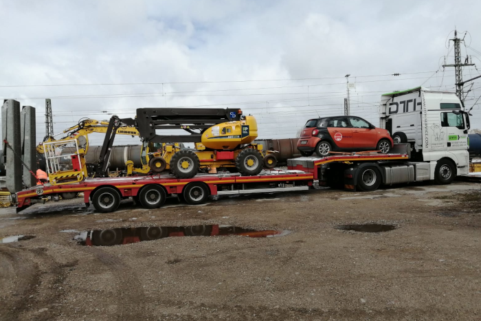 Das Baugerät der Profis für den Oberleitungsbau. © DTH Service GmbH - Maintal Das Baugerät der Profis für den Oberleitungsbau. © DTH Service GmbH - Maintal