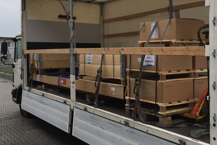 © DTH Service GmbH - Maintal Werksatttausrüstung - Lieferung von Haus zu Haus.