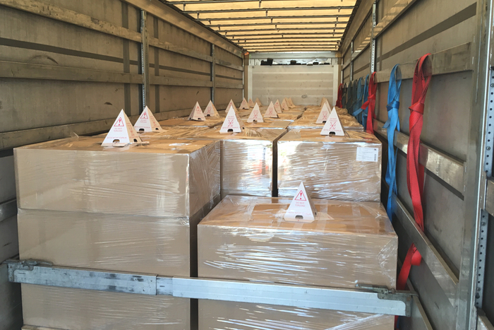 Nicht-stapelfähige Paletten mit Sicherungshütchen © DTH Service GmbH - Maintal Nicht-stapelfähige Paletten mit Sicherungshütchen