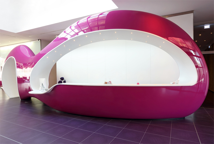 Messestände sind oftmals ein Unikat und deren Transporte sehr speziell. Ein unversehrter, professioneller Transport hat hierbei oberste Priorität.